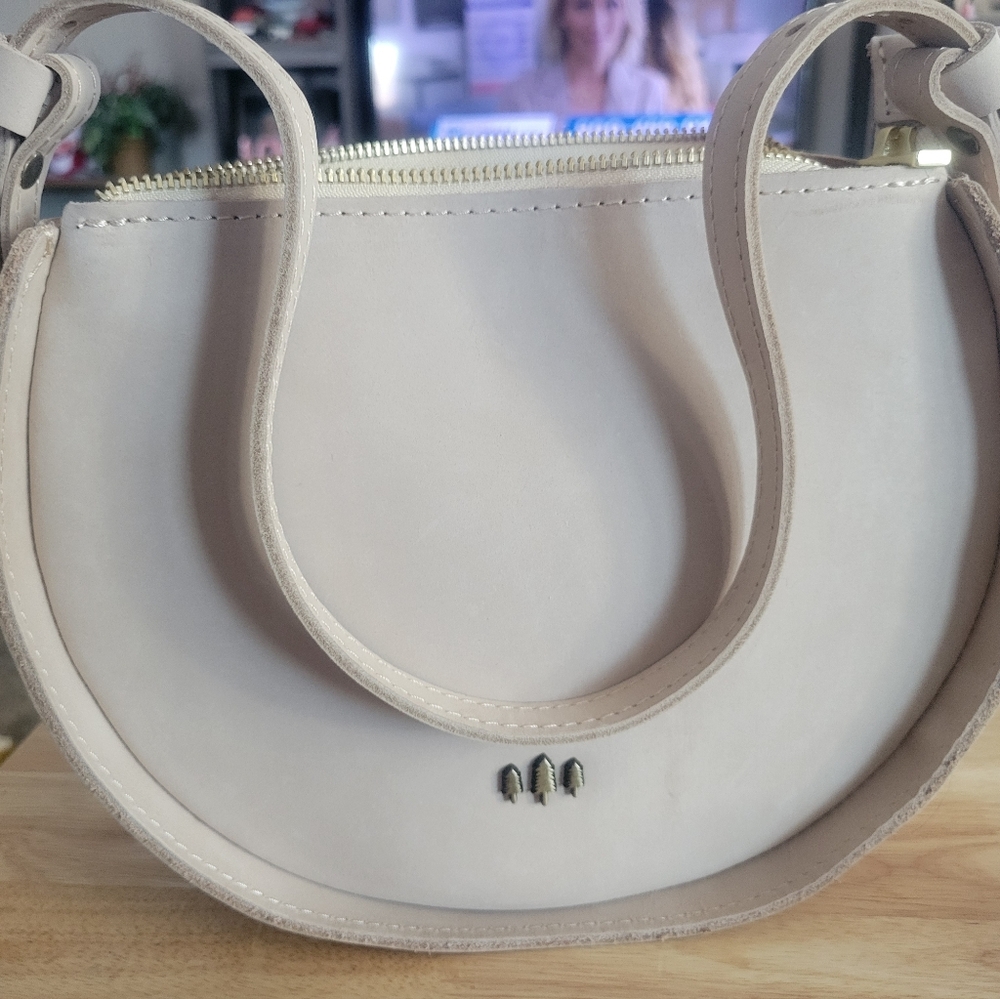 Portland Leather Elegant Cream Handbag